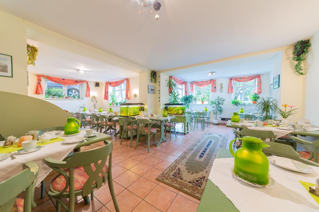 Haus Troja Otel Rostock Dış mekan fotoğraf